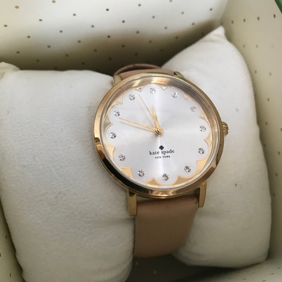 Metro Scallop Watch In Vachetta